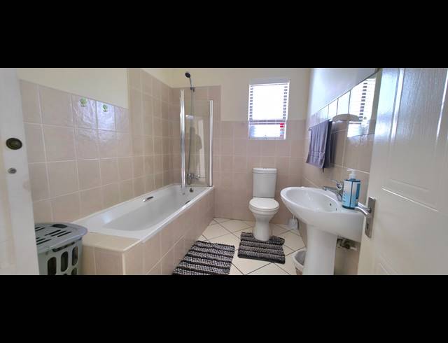 2 BEDROOM APARTMENT FOR SALE IN HARTENBOS CENTRAL